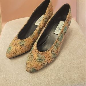 Vintage 80s heeled shoes
